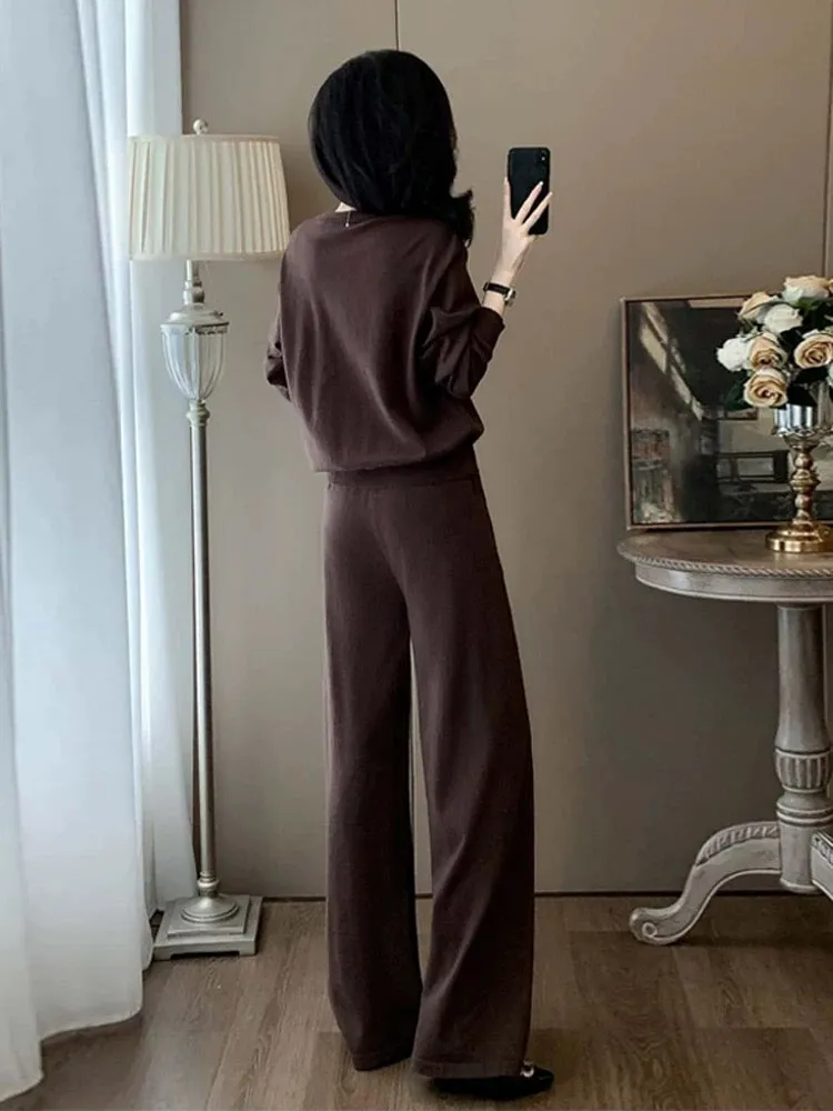 Brown sports and leisure suit for women in spring and autumn, loose and fashionable, age-reducing knitted top, wide-leg pants, t