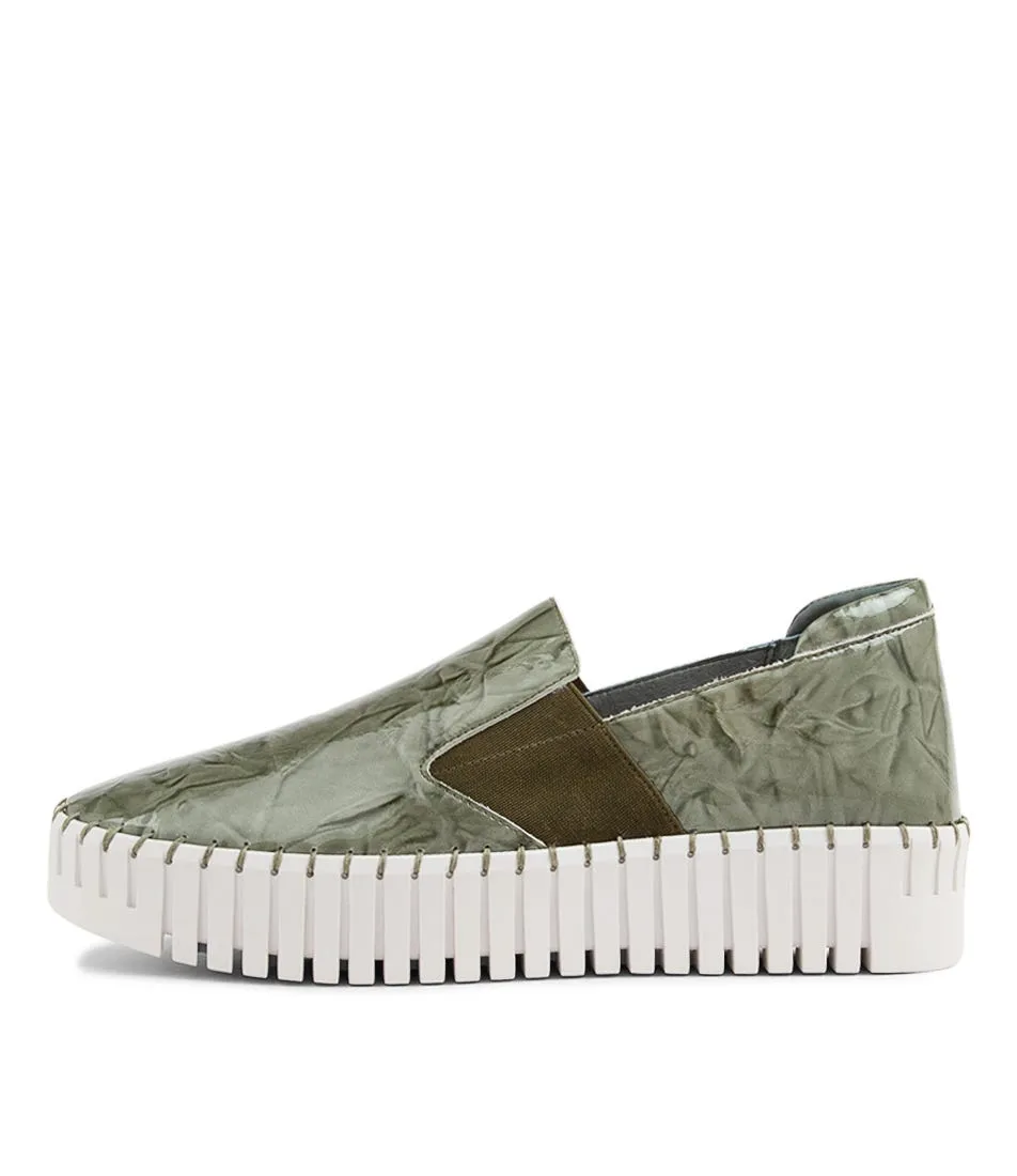 DJANGO & JULIETTE Becca Khaki Shrunken Patent Sneakers Ws