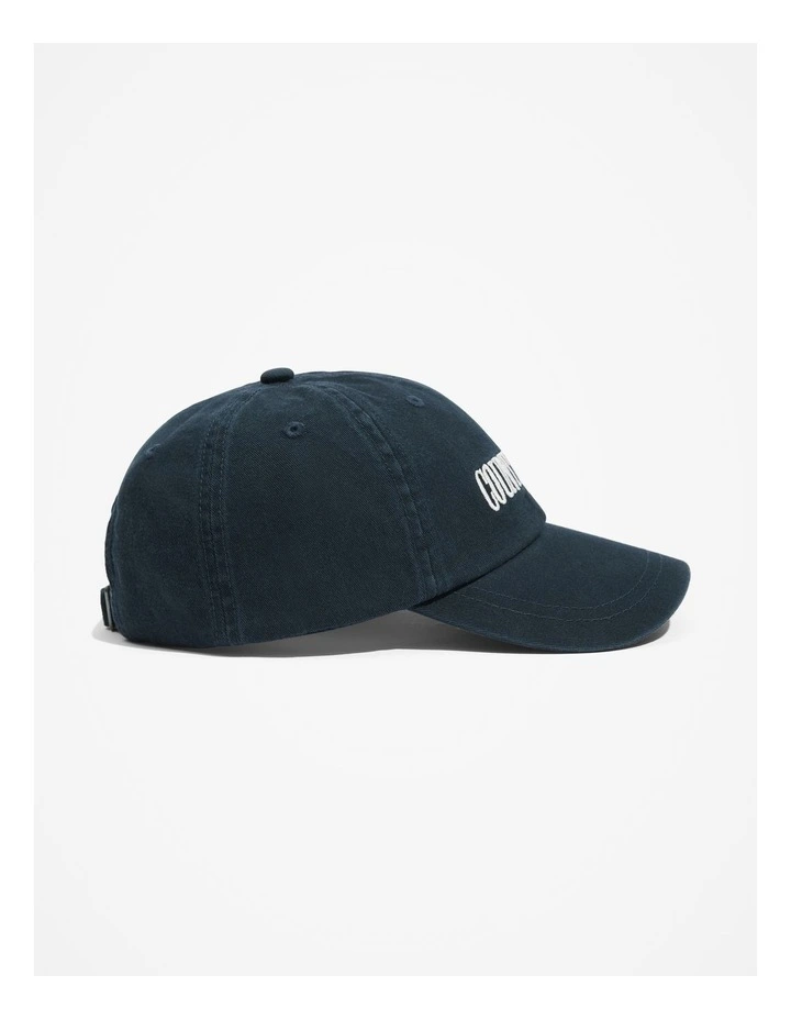 Heritage Cap in Navy