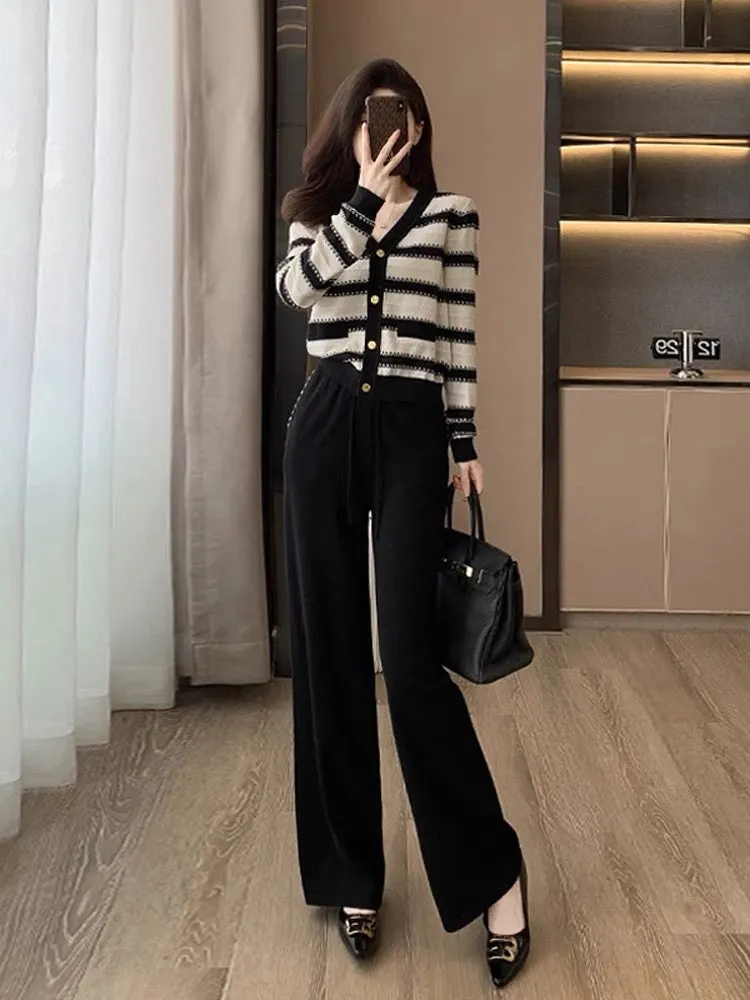 Internet celebrity sports casual suit for women in autumn and winter fashionable age-reducing temperament high-end striped knitt