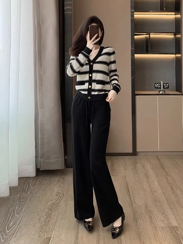 Internet celebrity sports casual suit for women in autumn and winter fashionable age-reducing temperament high-end striped knitt