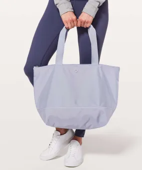 Lululemon The Fundamental Tote *22L