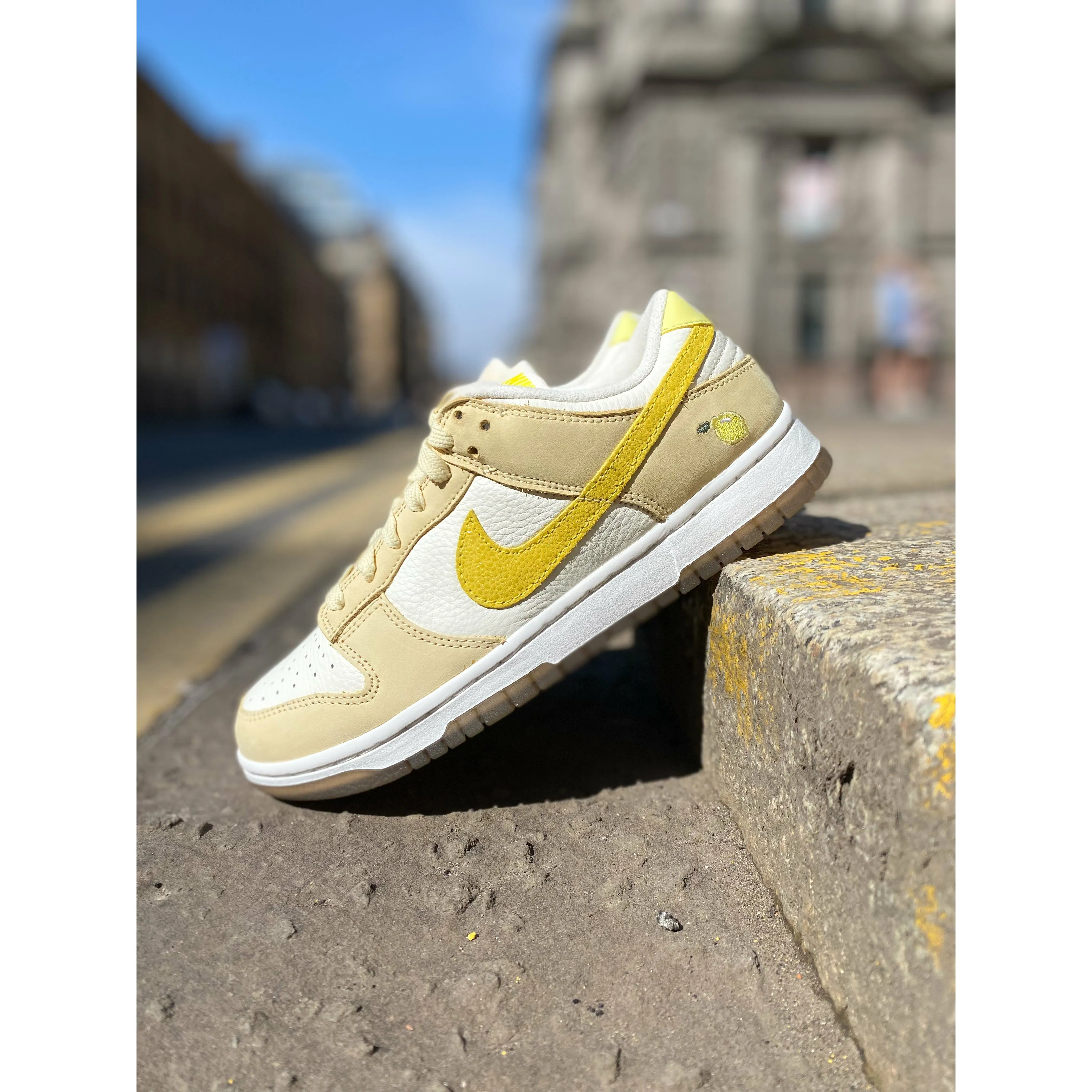 Nike Dunk Low Lemon Drop (W)