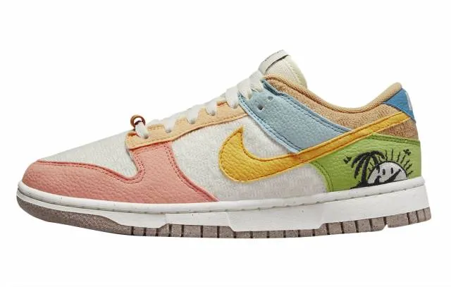 Nike dunk low wmns sun club sanded gold