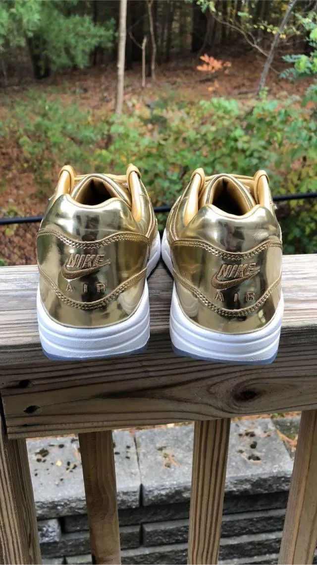 Nike id air max 1 gold