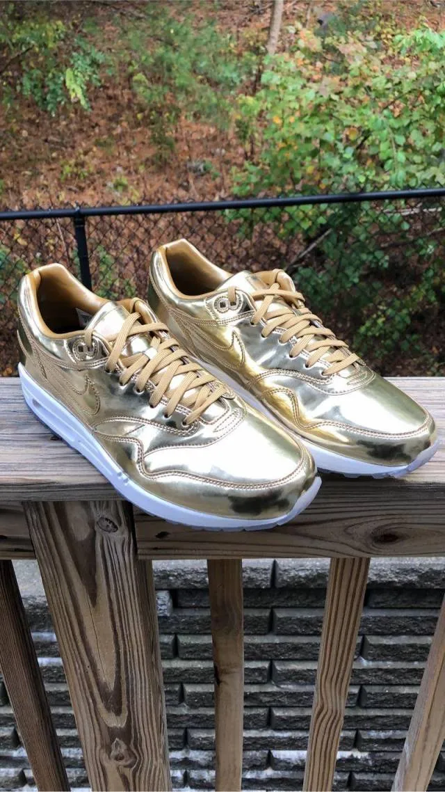 Nike id air max 1 gold