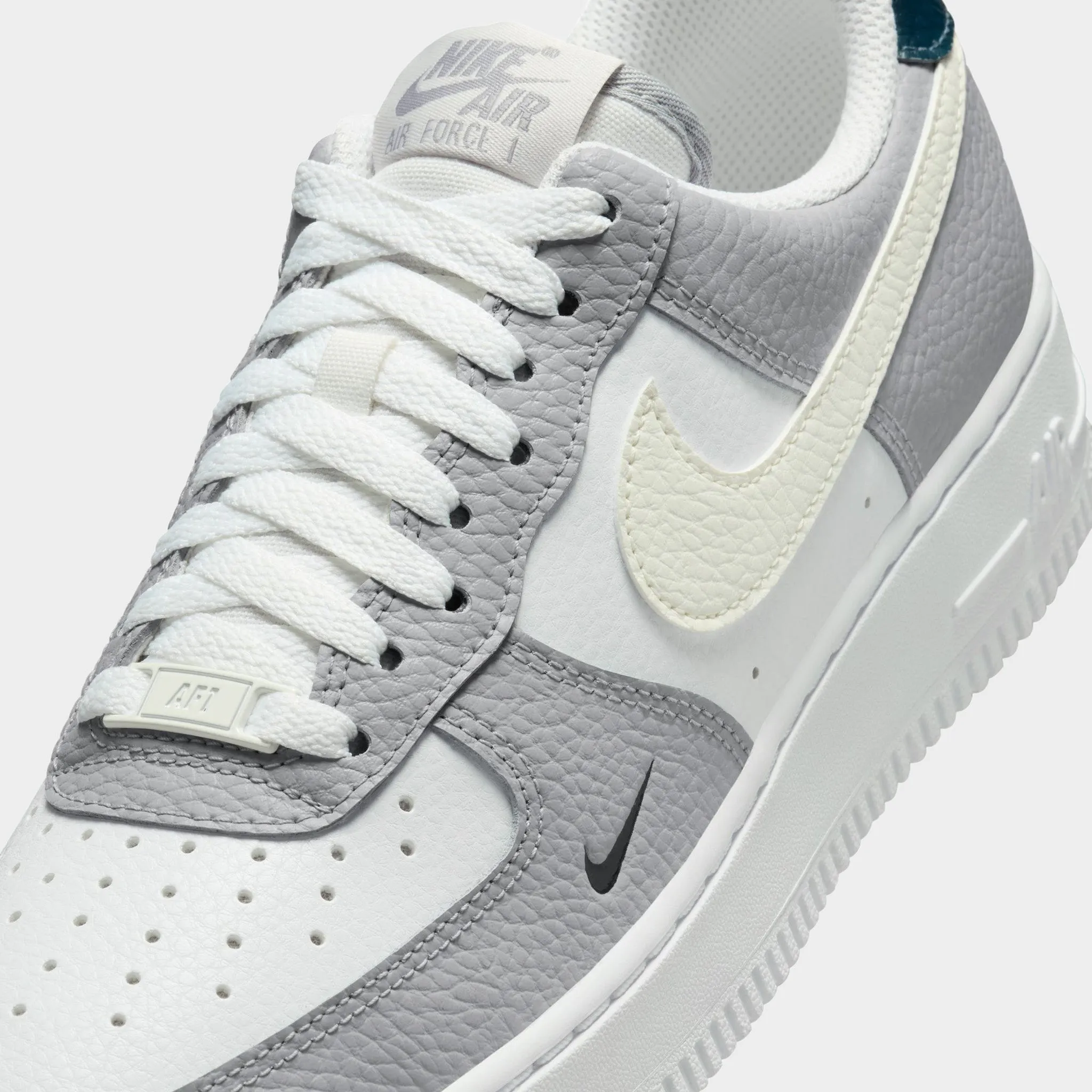 Nike Women's Air Force 1 '07 Wolf Grey / Sail - White